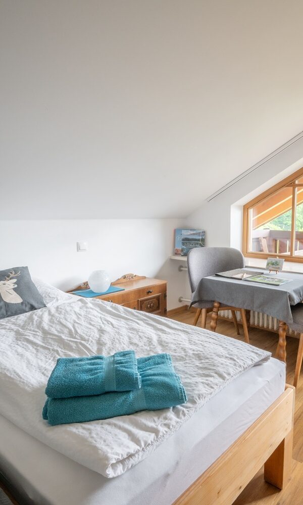 Doppelzimmer mit Balkon im Mountain Retreat Center