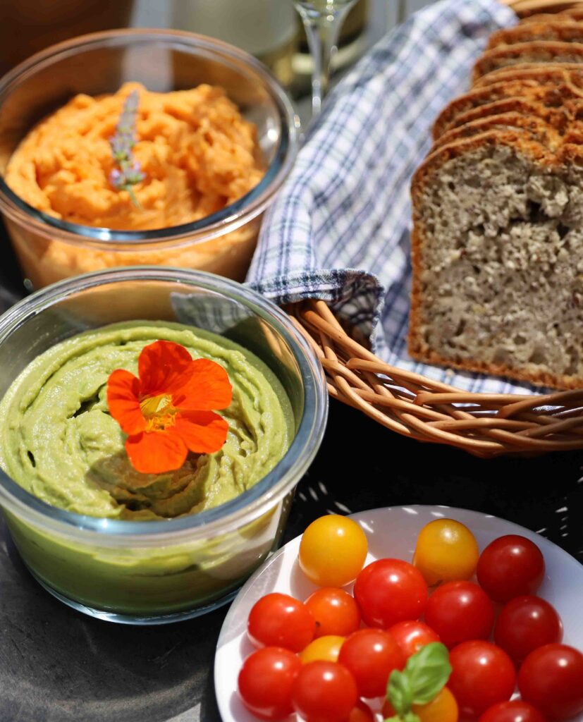 Brotzeit mit frisch zubereiteten Aufstrichen im Mountain Retreat Center